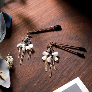Peacock tassel-style nipple clamps DesireBlaze