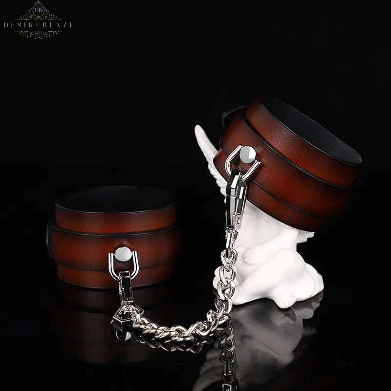 Genuine Leather Horseshoe Buckle Collar DesireBlaze